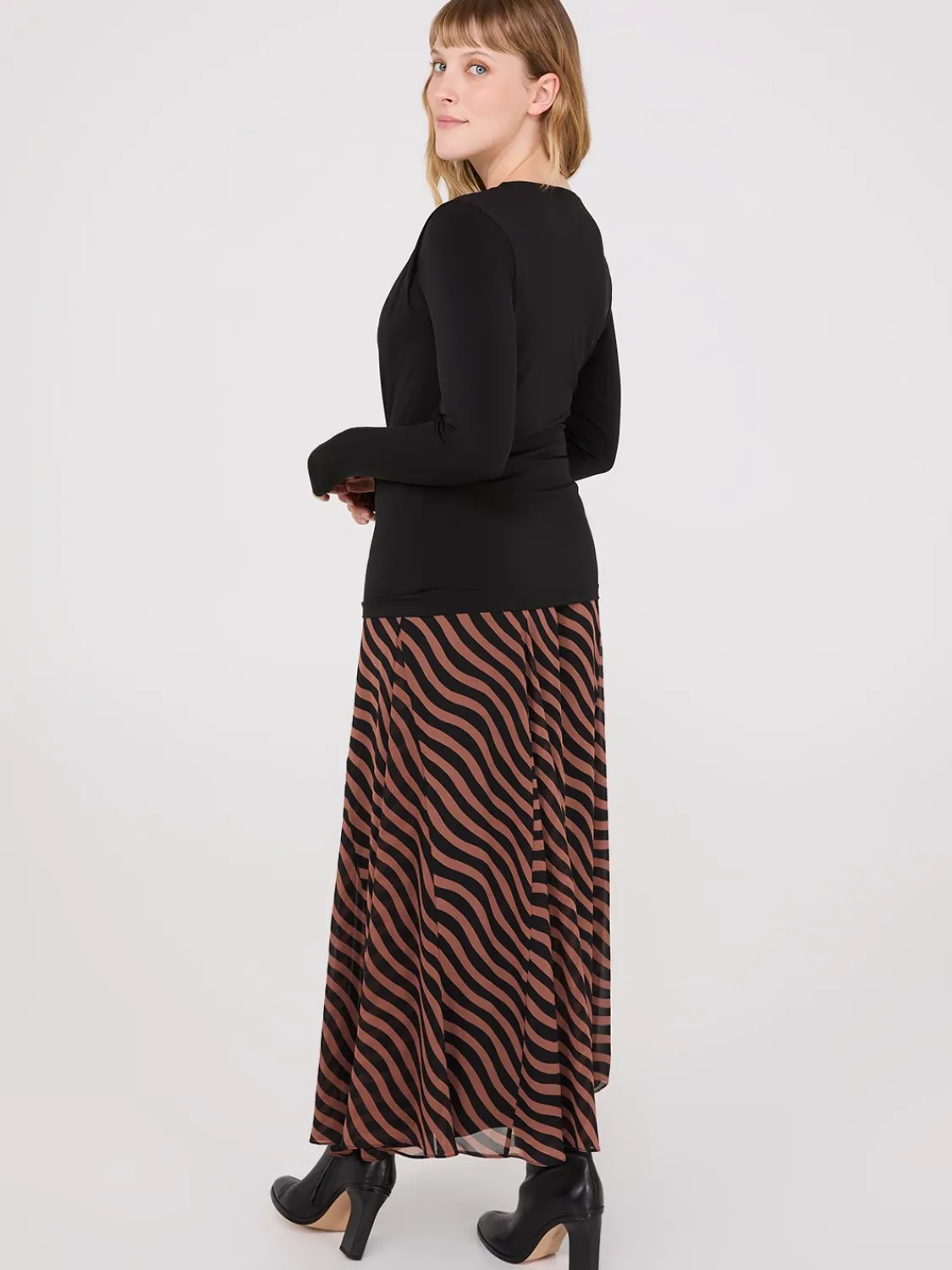 Suzy Shier Tops|Long Sleeve>Ruched Drape Neck Top