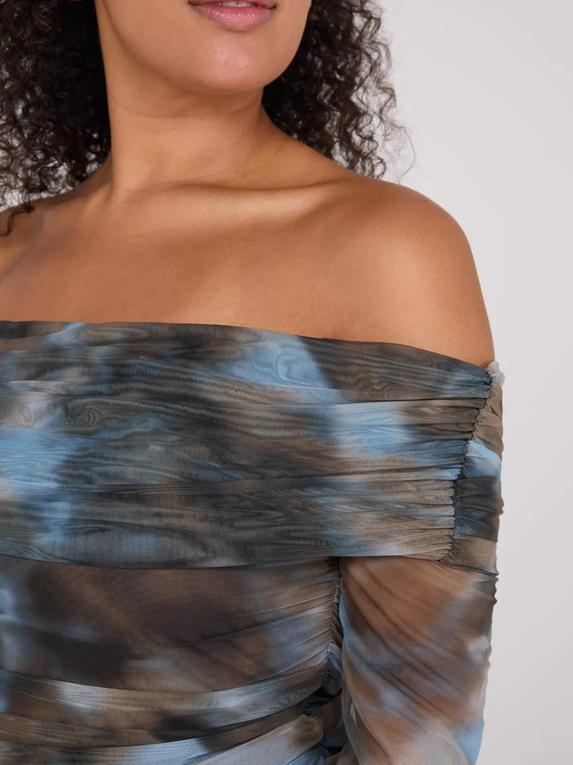Suzy Shier Tops|Long Sleeve>Ruched Off-The-Shoulder Printed Mesh Top