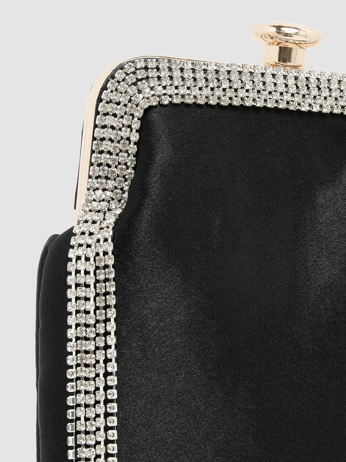 Suzy Shier Handbags By Le Château>Satin Pouch With Chain Handle