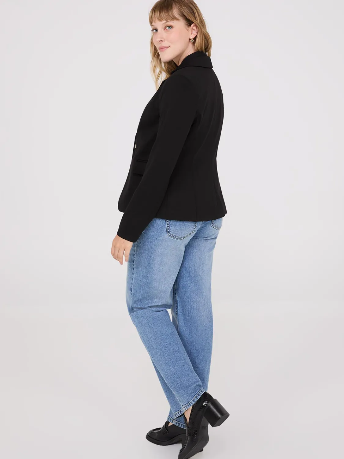 Suzy Shier Blazers & Vests>Short 1-Button Blazer