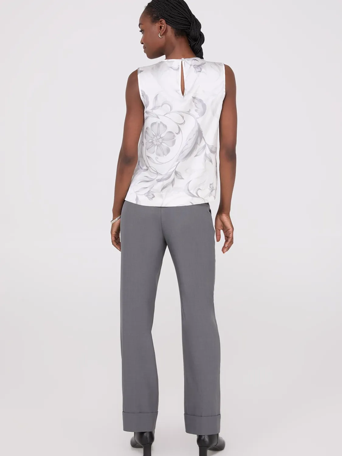 Suzy Shier Tops|Sleeveless>Sleeveless Floral Print Satin Top With Button Details