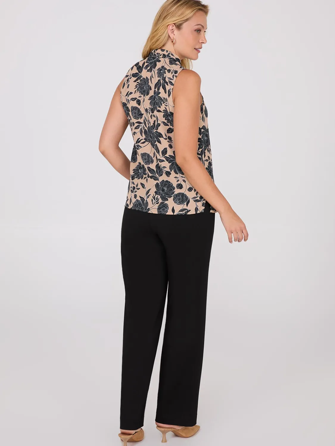 Suzy Shier Tops|Sleeveless>Sleeveless Floral Print V-Neck Blouse