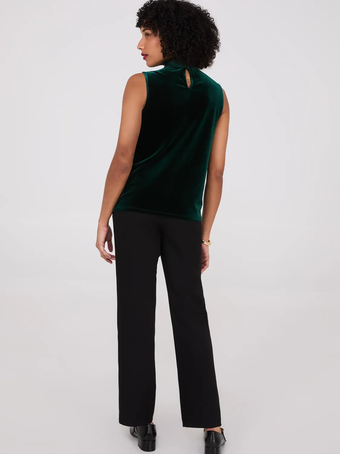 Suzy Shier Sleeveless>Sleeveless Mock Neck Velvet Top