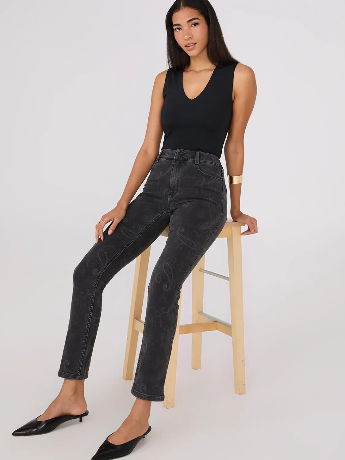 Suzy Shier Jeans|Pants>Slim Leg Paisley Jeans