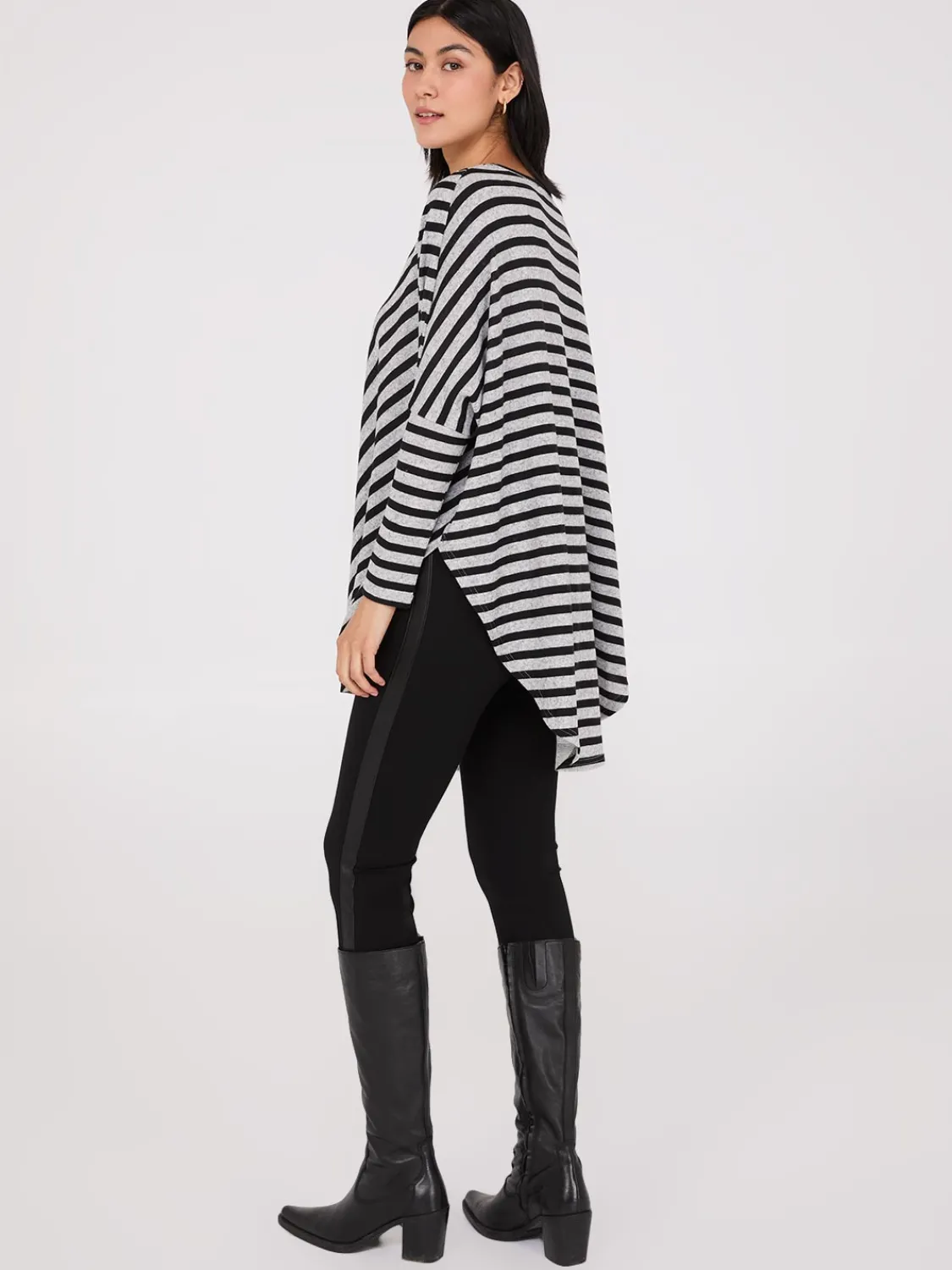 Suzy Shier Long Sleeve>Striped Batwing High-Low Top