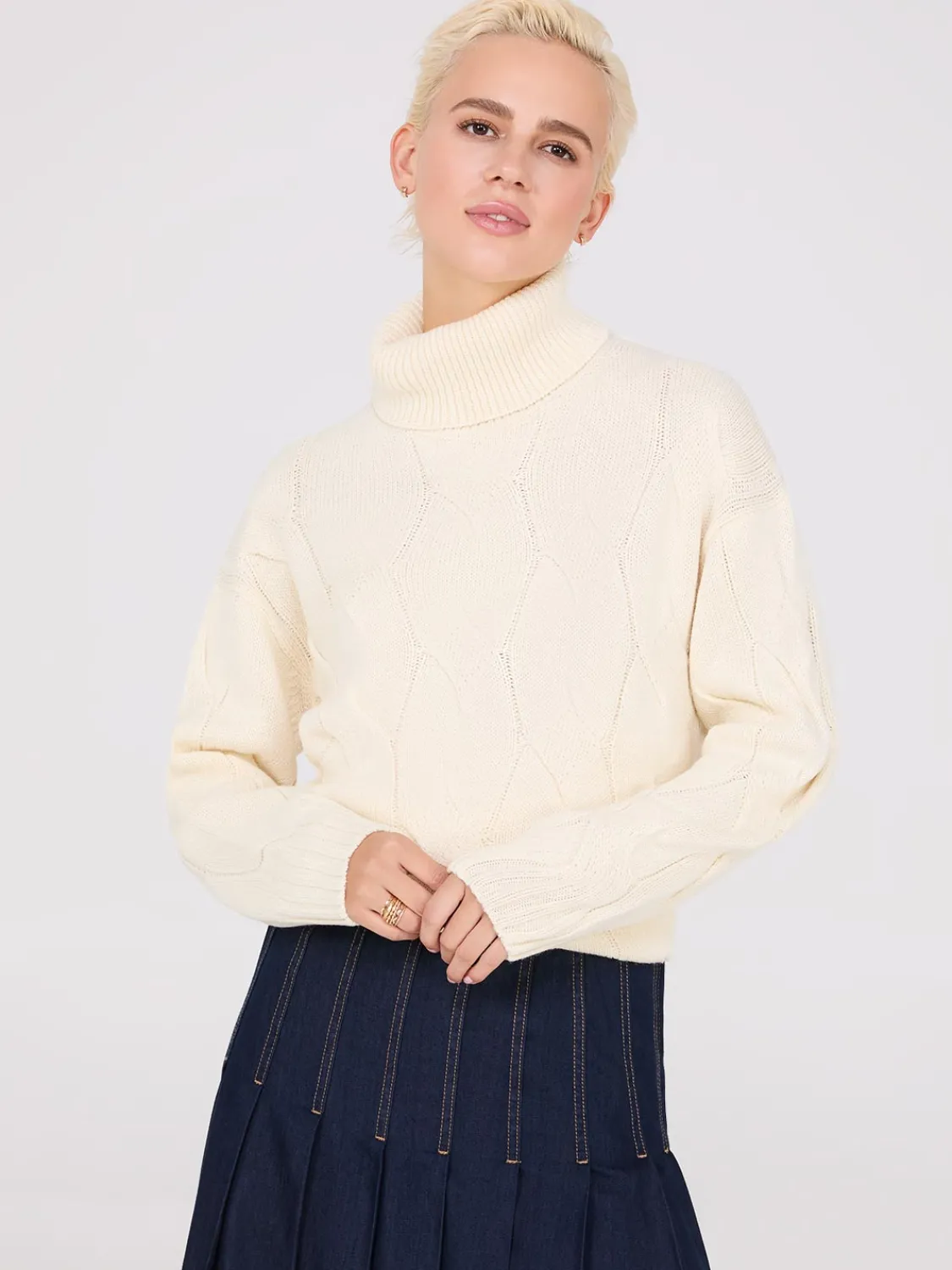 Suzy Shier Long Sleeve|Sweaters & Cardigans>Twisted Cable Knit Turtleneck Sweater