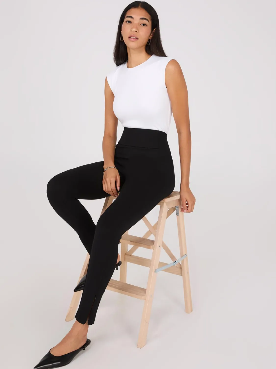 Suzy Shier Pants>Zipper Hem Skinny Leg Pants